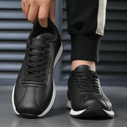 Leisure Running Summer Fashion Anti Slip Mountaineering PU Leather Sports Shoes Tennis Trend  Hot Selling Men White Flat Shoes