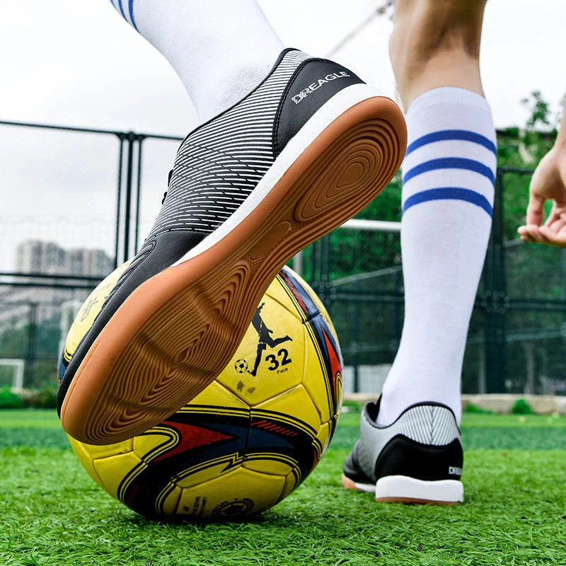 Soccer Shoes Men Anti Slip Indoor Football Boots Fashion Mens Futsal Shoe IC Traning Cleats Chuteira Futebol Male Sneakers
